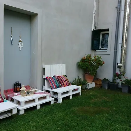 Aeraki Apartment *